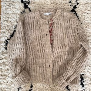 Zara beige sweater
